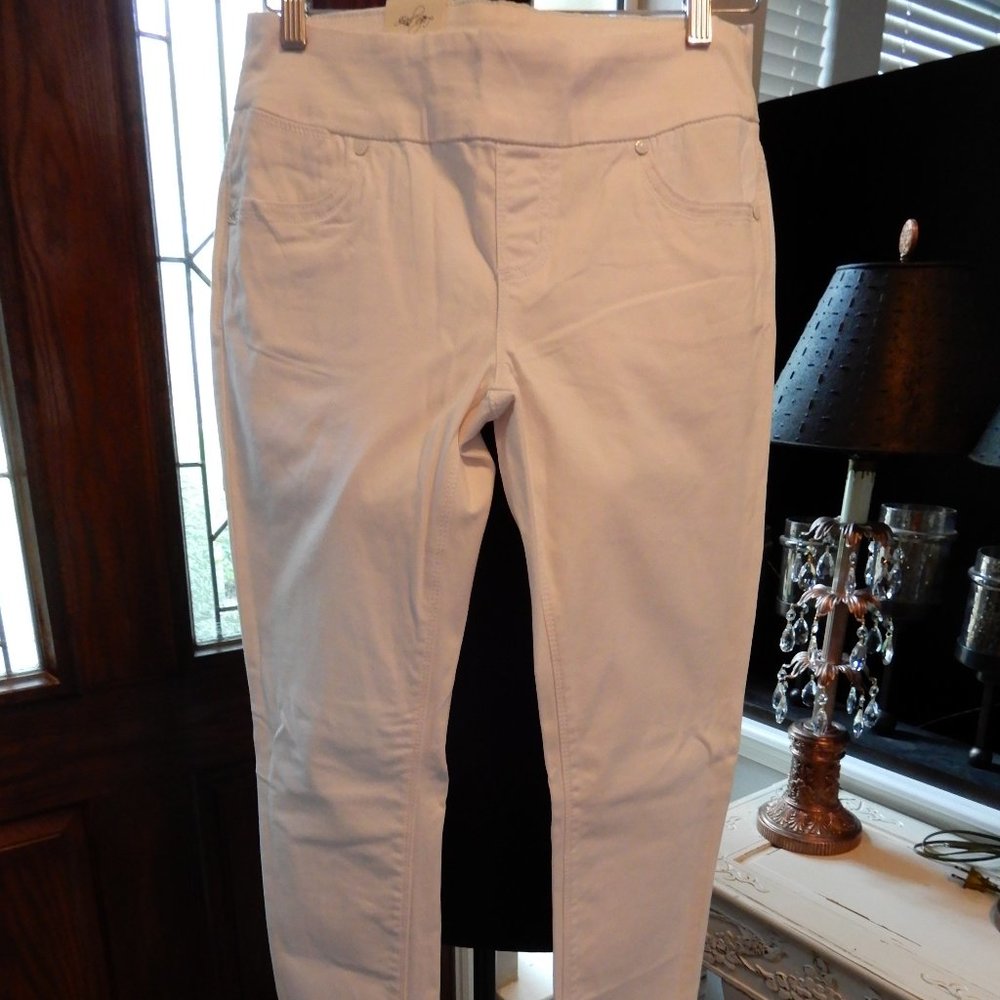 Lola White Jeans, Size 10 - Tags still on them
